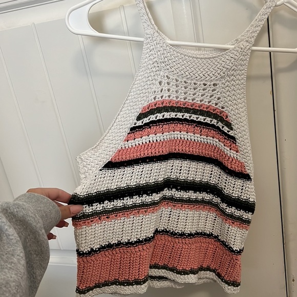 Super cute halter tank - Picture 2 of 2